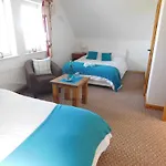 Pier House 3*