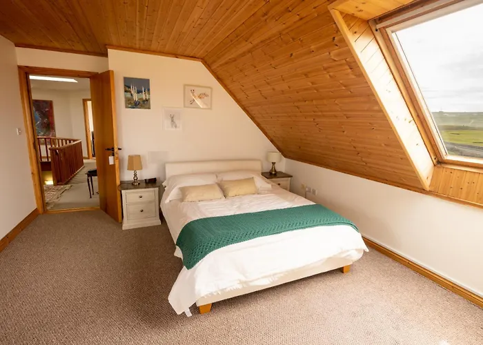 Pier House 3*