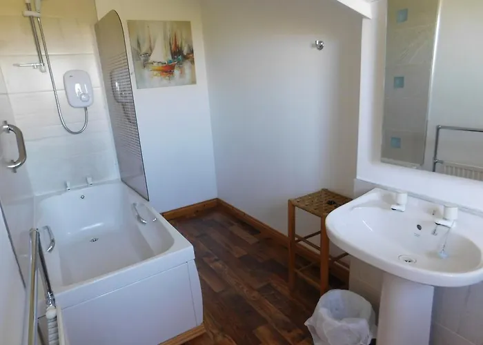 Pier House Bed & Breakfast 3*